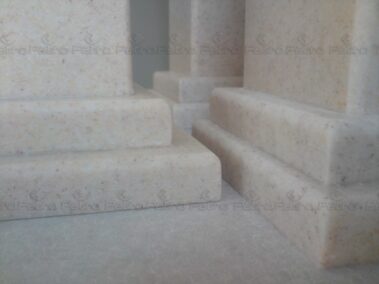 اجرای کابینت و کانتر اشپزخانه به همراه ستون های زیبا کورینی