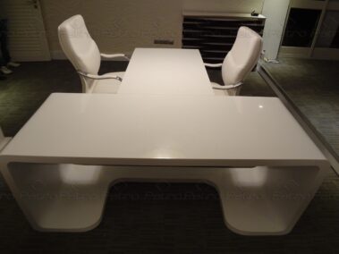 میز اداری جذاب با کورین