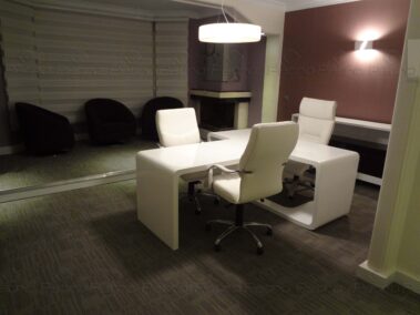 میز اداری جذاب با کورین